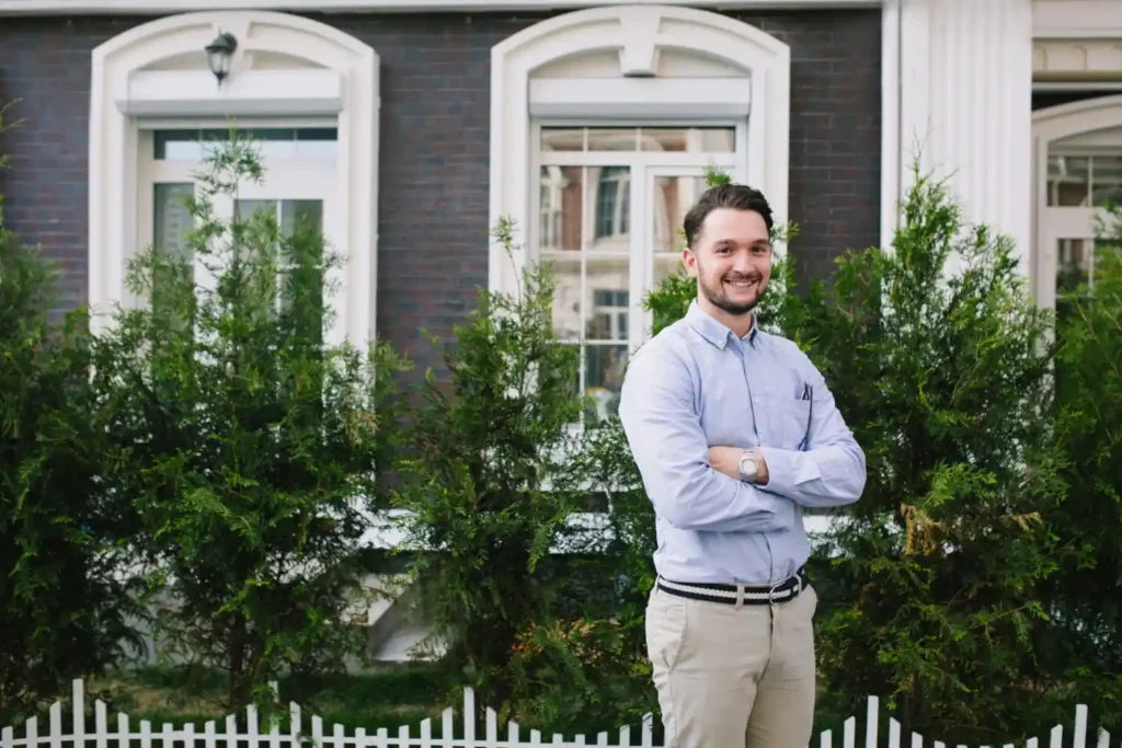 how to obtain UAE residency by investing in property