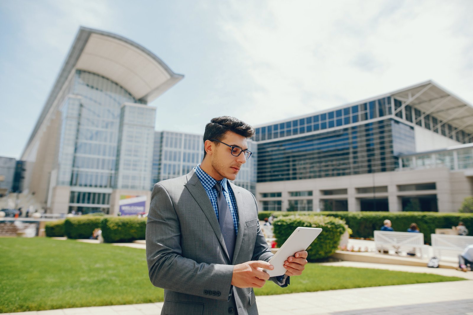 Is Dubai a Tax Haven? What Vietnamese Entrepreneurs Should Know