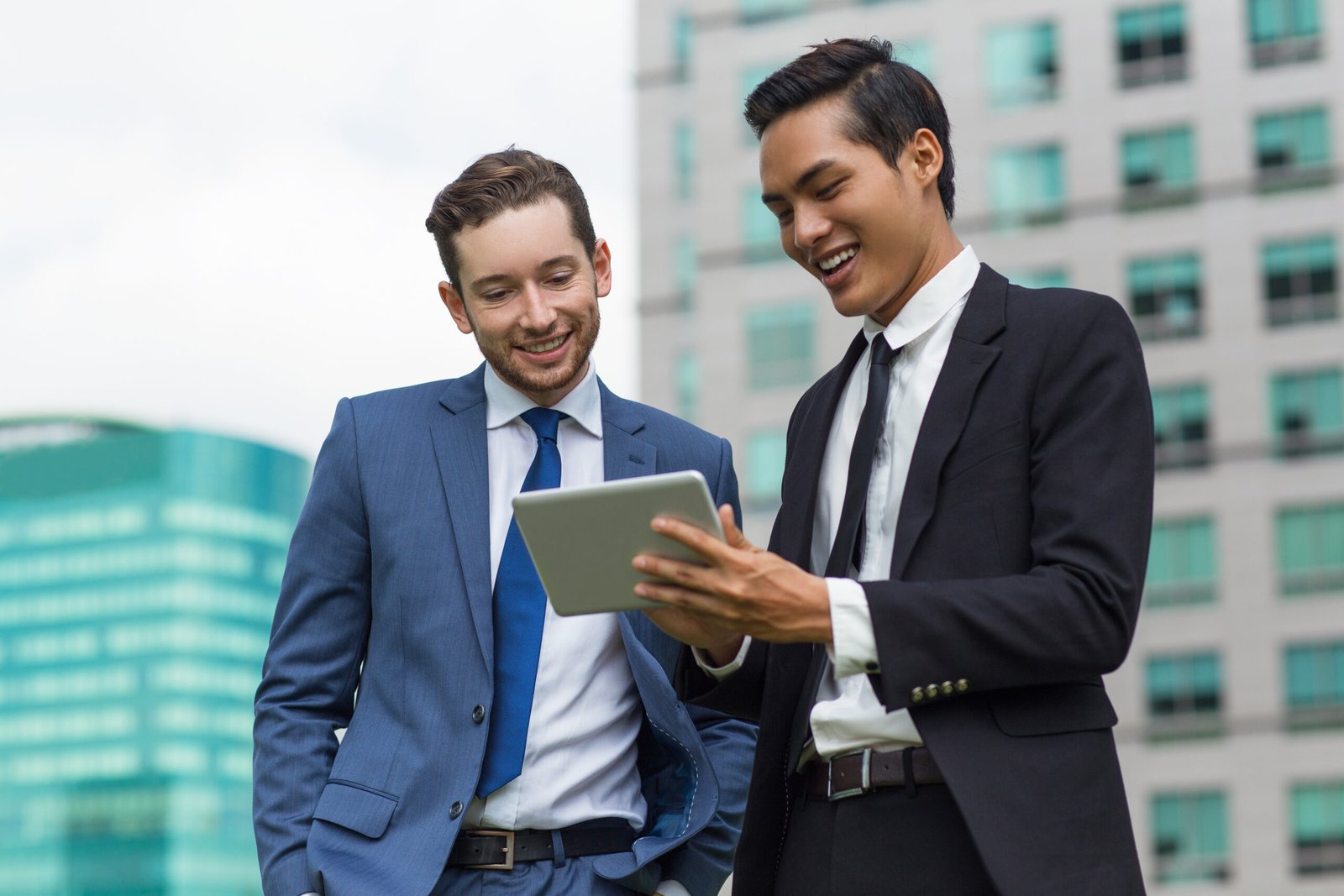 How Vietnamese Traders Can Expand Import-Export Businesses via Dubai